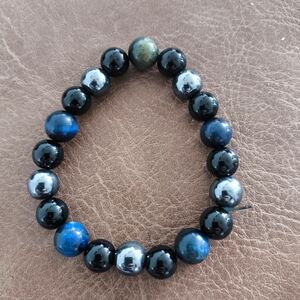 Set of three pearl bracelets